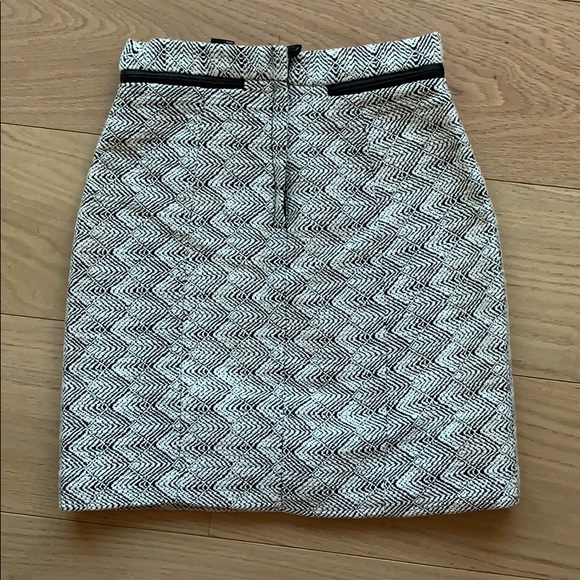 H&M SKIRT 🆕 - Picture 2 of 2